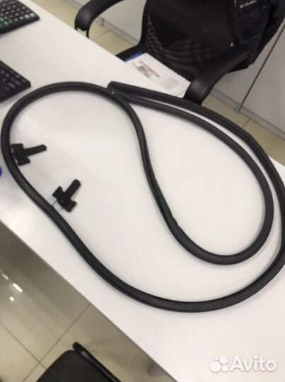 Уплотнитель дверного проёма на Lexus GS300