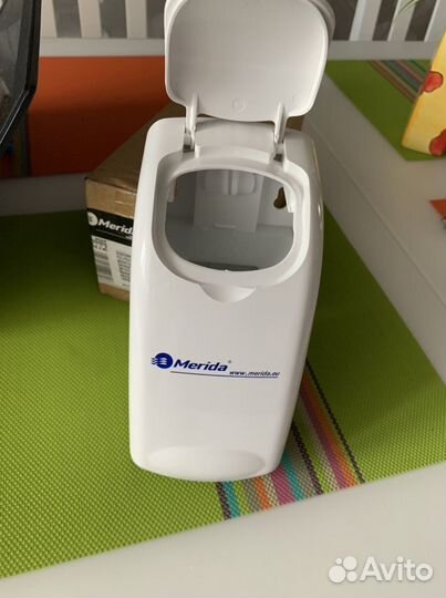 Дозатор жидкого мыла настенный