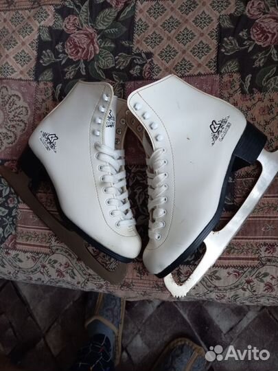 Коньки фигурные 39 размер