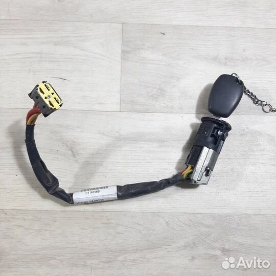 Замок зажигания Renault Sandero 2013