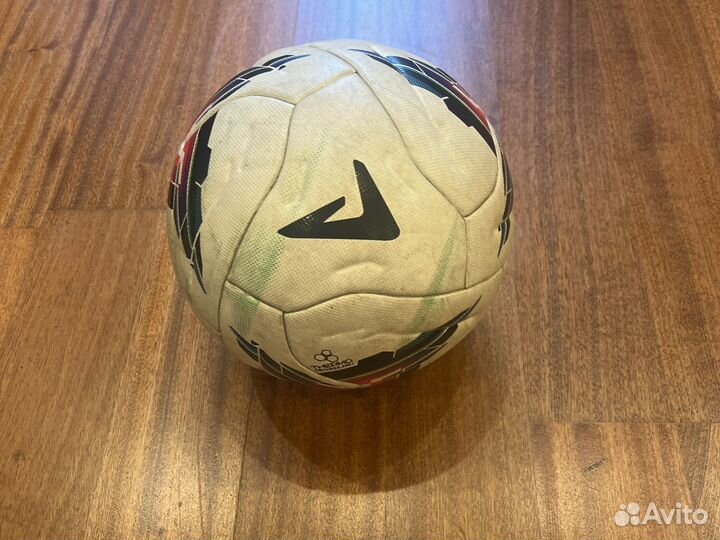 Футбольный мяч Demix