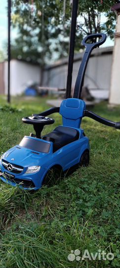 Детская машинка каталка с ручкой