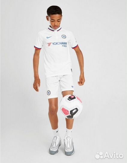 Футбольная форма челси nike
