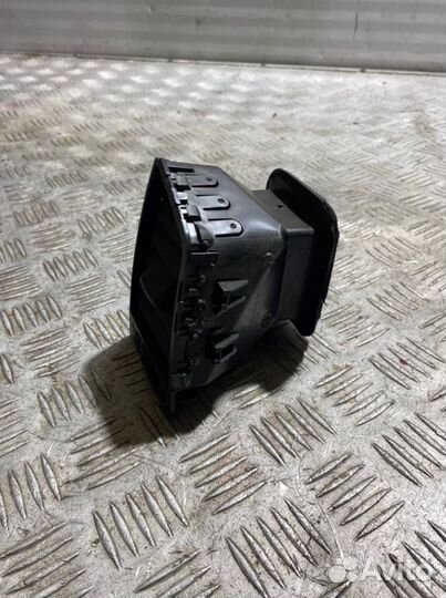 Дефлектор воздушный правый Uaz Profi 236024-010