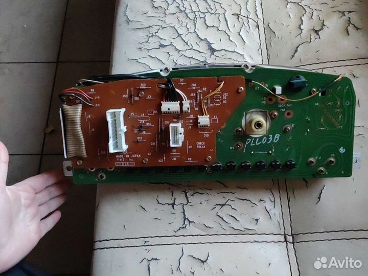 Щиток приборов Mazda Capella Wagon