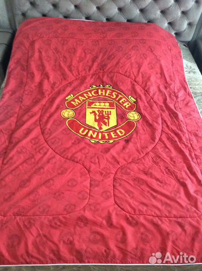 Продам фирменное одеяло