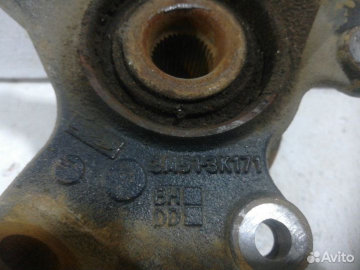 Кулак поворотный передний правый Ford Focus 2