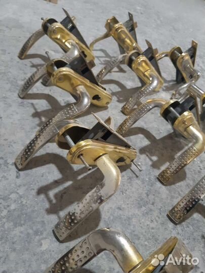 Дверная ручка с замком