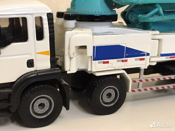 Строительная техника, кран, самосвал