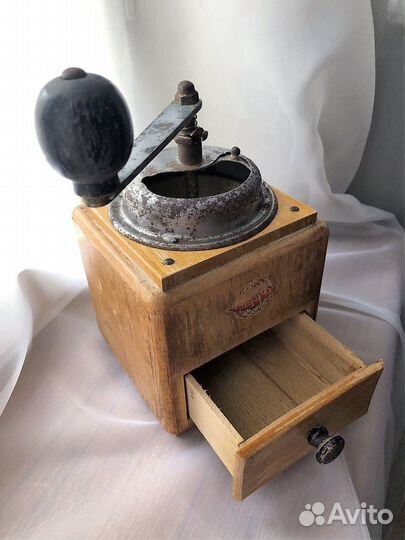 Кофемолка ручная ретро