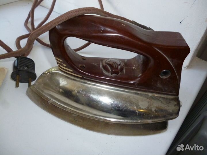 Утюги старинные