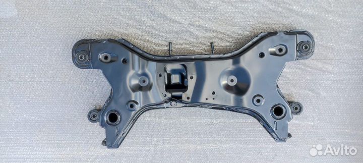 Подрамник передний Hyundai Getz 624011C200