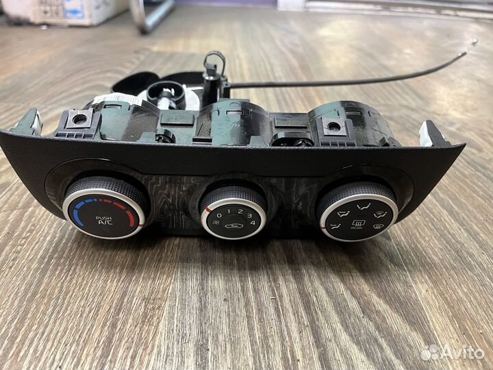 Блок управления отопителем печкой Kia Rio 3