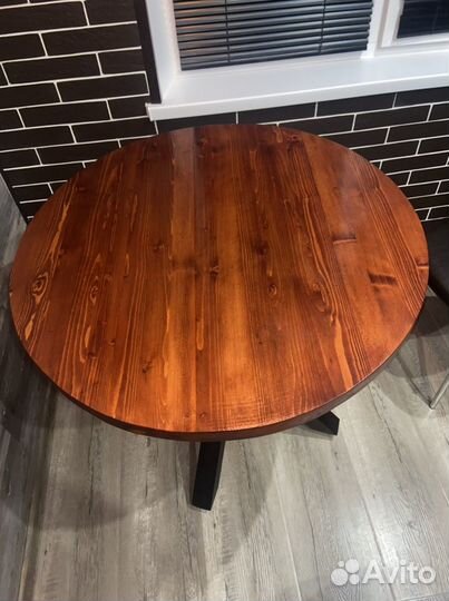 Стол кухонный