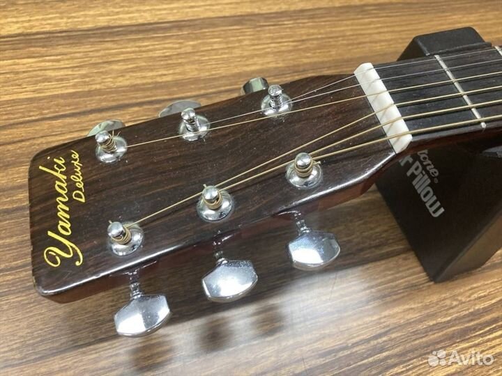 Акустическая гитара Yamaki Deluxe Folk, 1972 год