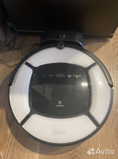 Робот пылесос