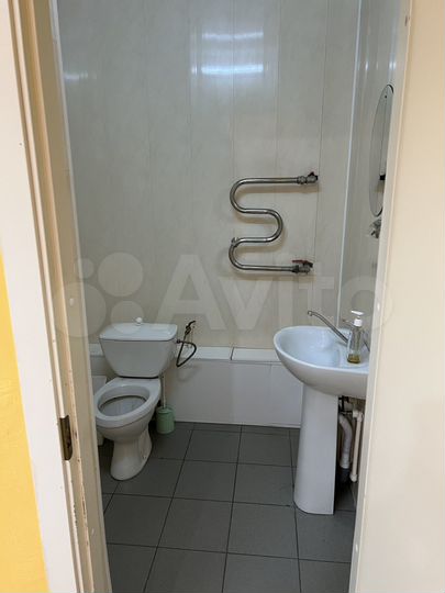 Офис, торговое помещение 164.8 м²