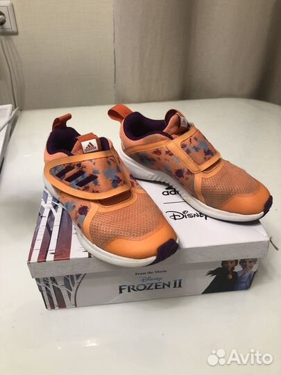 Кроссовки adidas для девочки