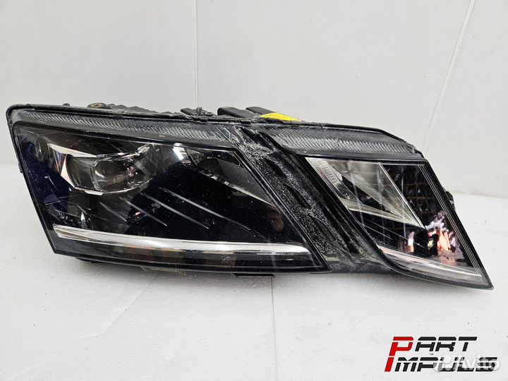 Фара правая Skoda Octavia