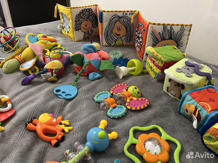 Детские развивающие игрушки от 0 пакетом