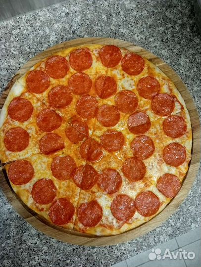 Пиццамейкер, повар холодного цеха