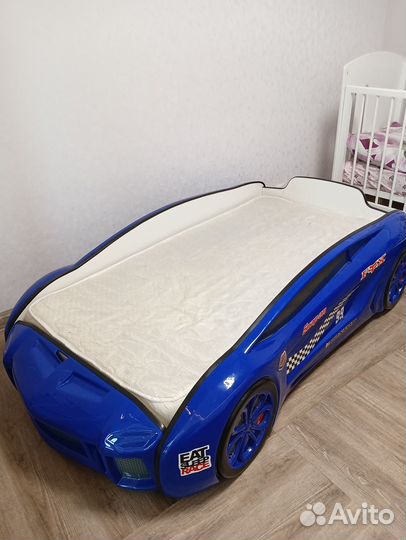 Детская кровать машина с матрасом б/у