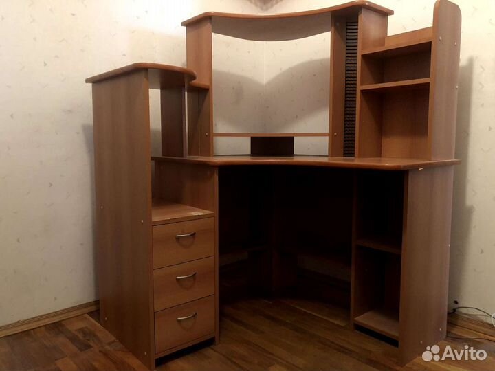 Компьютерный стол (Письменный стол)