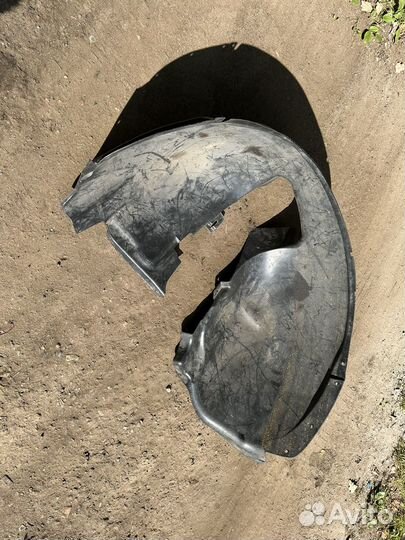 Volvo xc70 2 подкрылок левый передний