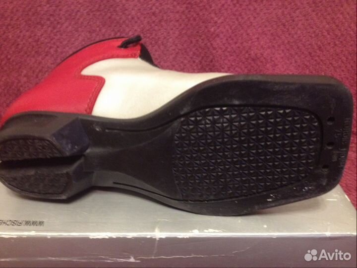 Лыжные ботинки р. 32