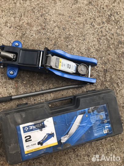 Домкрат подкатной 2 т