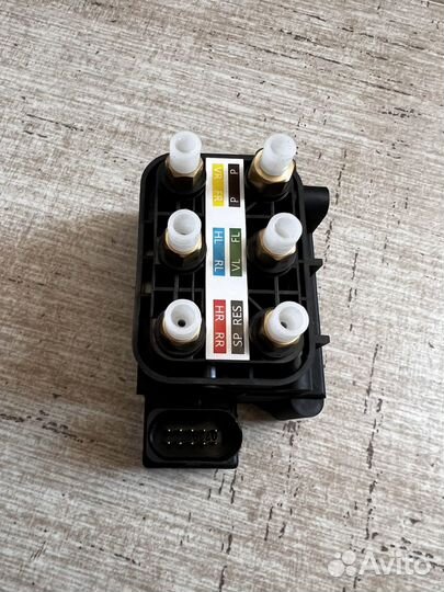 Блок клапан S-Class W221