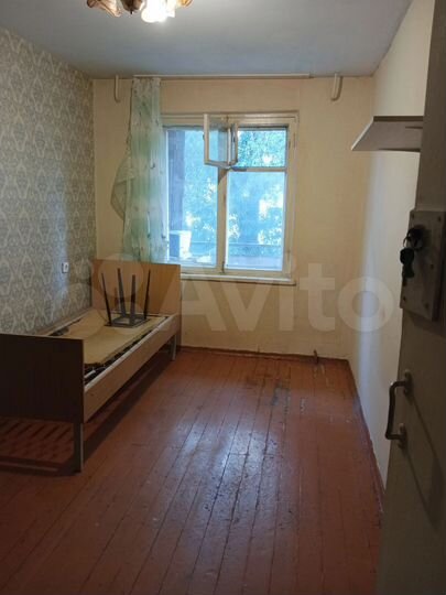 Комната 11 м² в 4-к., 2/5 эт.