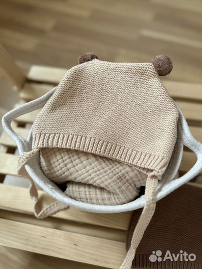 Вязаная шапка на завязках детская новая