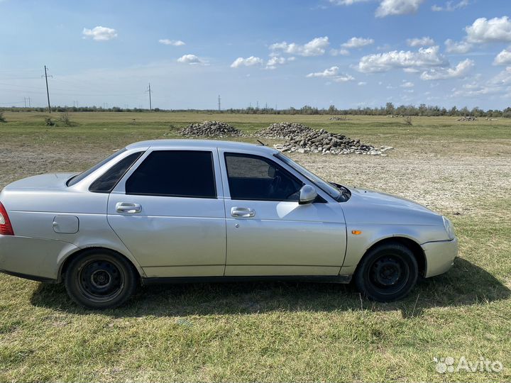 Продаю(капот) приору