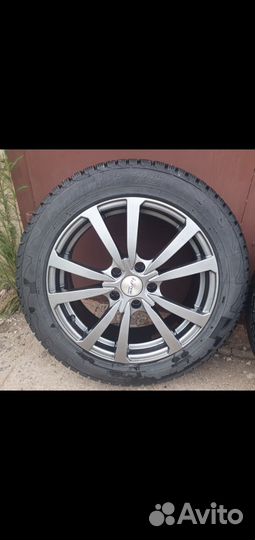 Колеса на Nissan Juke 215/55 R17