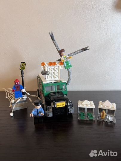 Lego Marvel super heroes 76015 Доктор Октопус