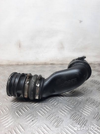 Патрубок интеркулера Mercedes-Benz C-Class седан