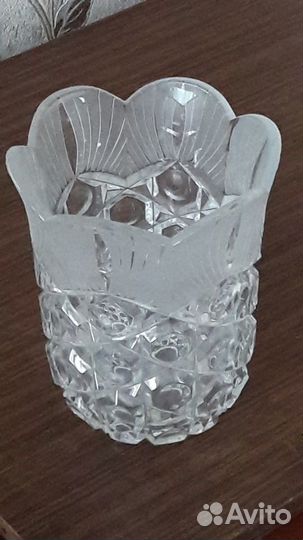 Вазы хрустальные для цветов