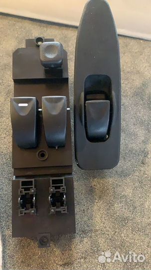 Блок стеклоподъёмника на Mitsubishi Carisma