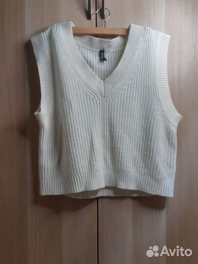 Жилетка вязаная
