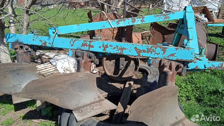 Плуг Почвомаш 3-5 корп. навесной (ПЛН-3(4, 5)-35), 1980