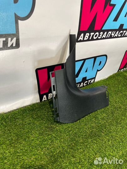 Накладка внутренняя на порог правая Ford Mustang