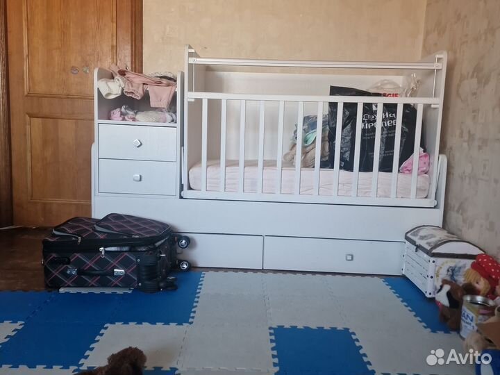 Детская кроватка с маятником трансформер