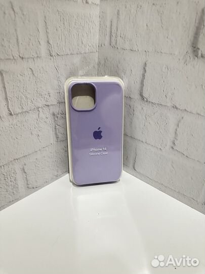 Чехол на iPhone 14