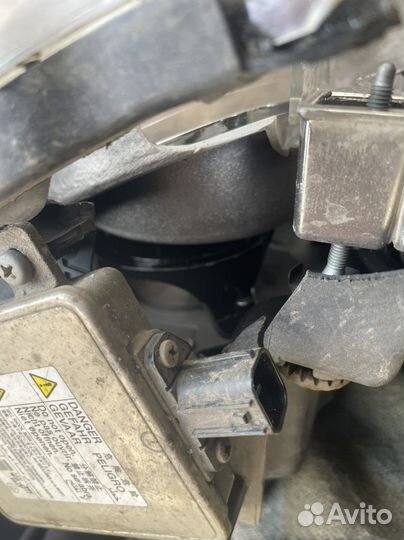 Фара mitsubishi pajero 4 правая на запчасти