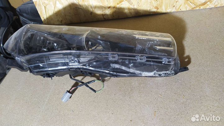 Фара правая Тойота corolla е180