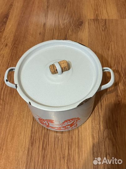 Кастрюля эмалированная