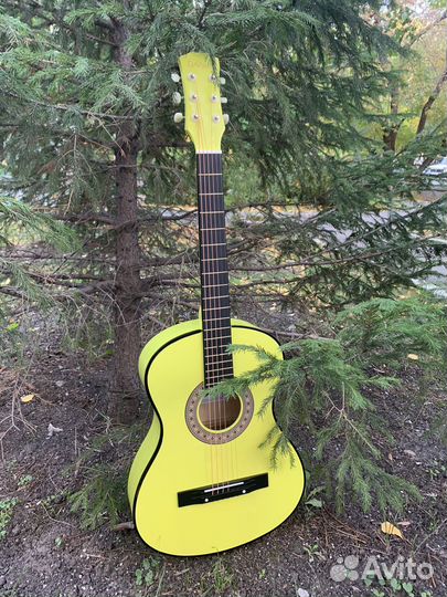 Акустическая гитара