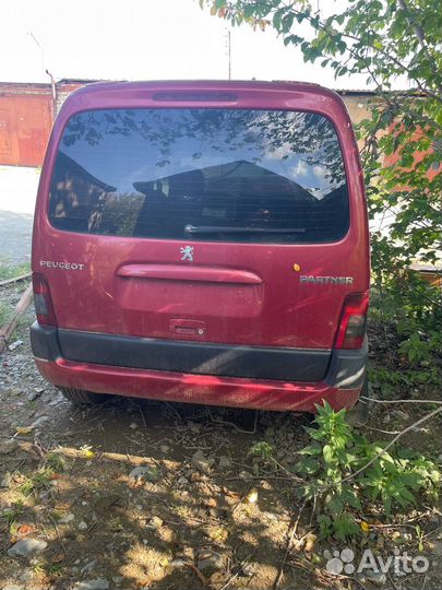 Peugeot Partner 1.6 МТ, 2005, битый, 250 000 км