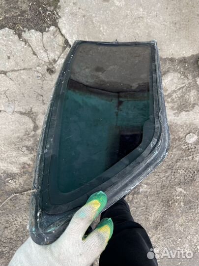 Стекло глухое Ситроен С 4 правое